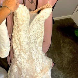 Justin Alexander wedding dress never worn